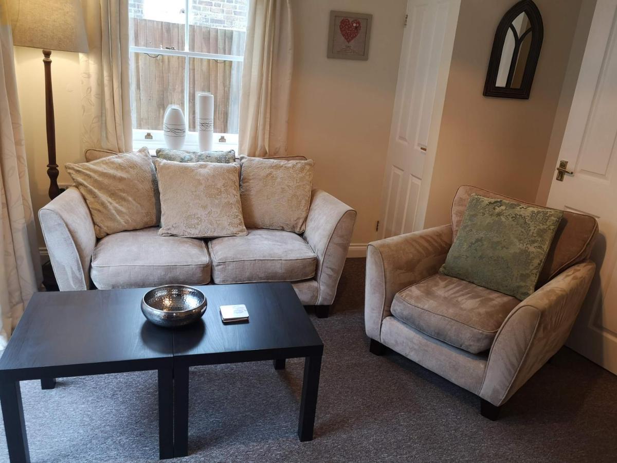 Coastal Escape Deal - 2 Bedroom House -Short Lets & Serviced Accommodation Dış mekan fotoğraf