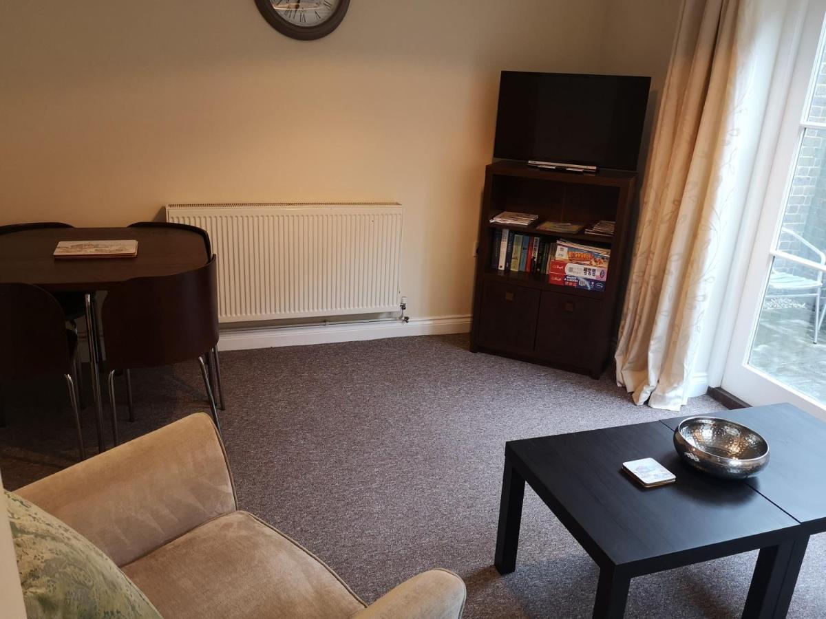 Coastal Escape Deal - 2 Bedroom House -Short Lets & Serviced Accommodation Dış mekan fotoğraf