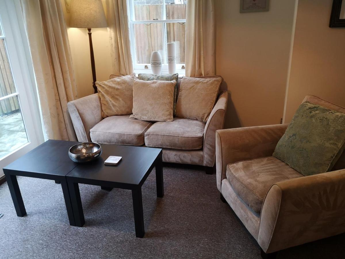 Coastal Escape Deal - 2 Bedroom House -Short Lets & Serviced Accommodation Dış mekan fotoğraf
